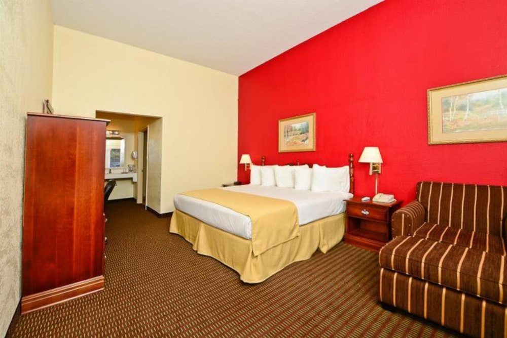 Manchester Heritage Inn & Suites