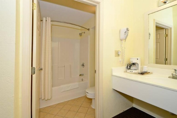 Manchester Heritage Inn & Suites Main image